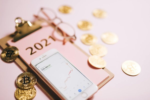 How Has the Real Estate Market Adapted to Economic Changes in the UK?